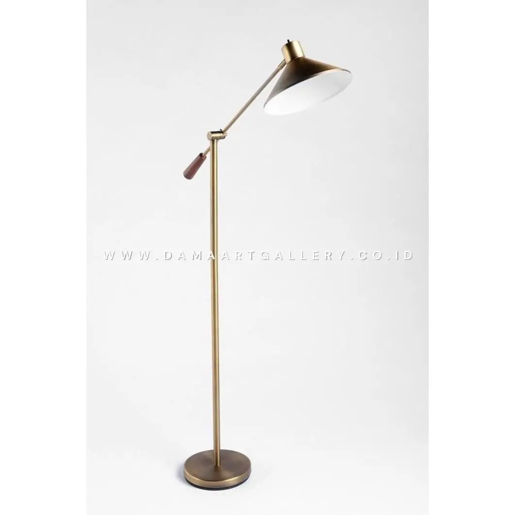 Lampu Standing Klasik Kuningan